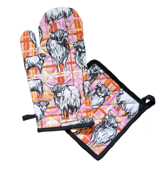 Highland Cow Oven Glove and Pot Holder Set